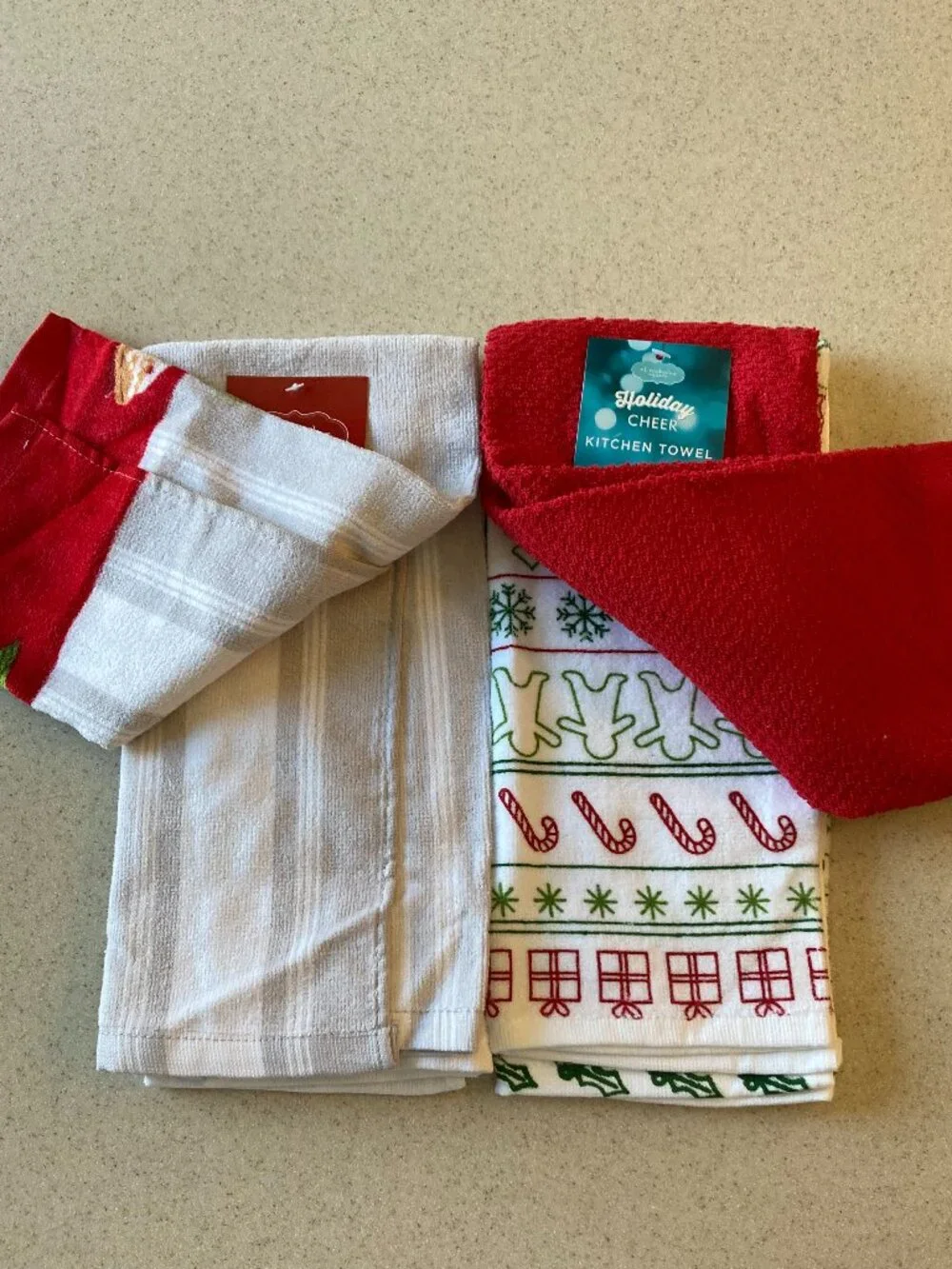 NWT St. Nicholas Square Kitchen Towels 4 Pc. Set - Holiday Cookies Theme